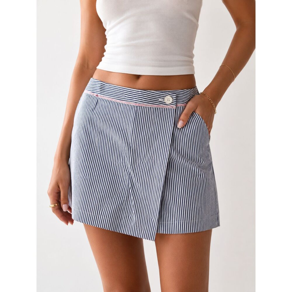 Norton McNaughton Petites Seersucker Skort Size 8P Blue White Striped Cotton